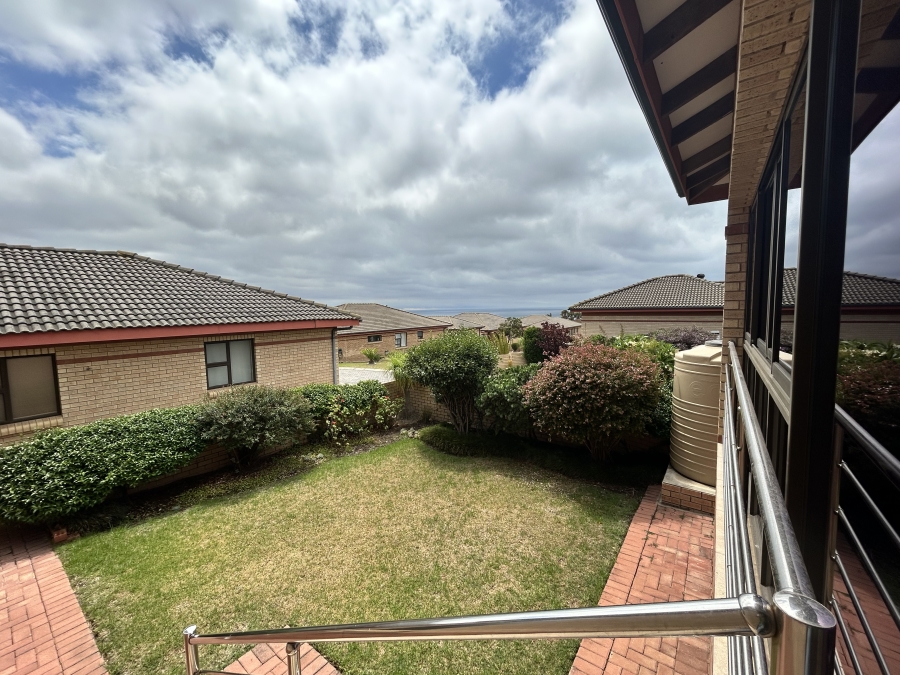 3 Bedroom Property for Sale in Wavecrest Eastern Cape